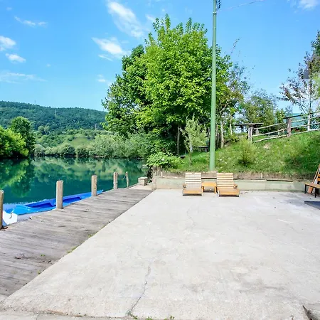Apartment River 3 *
