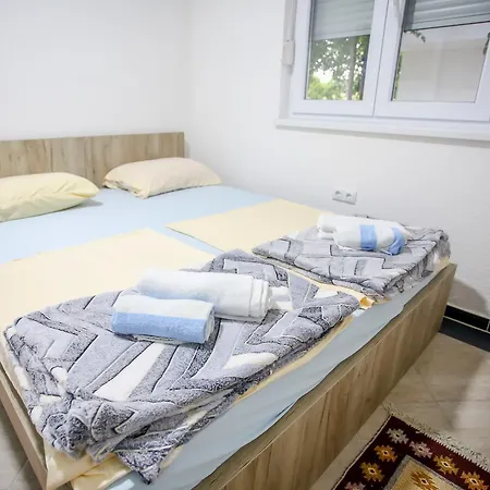 Apartment River 3 *